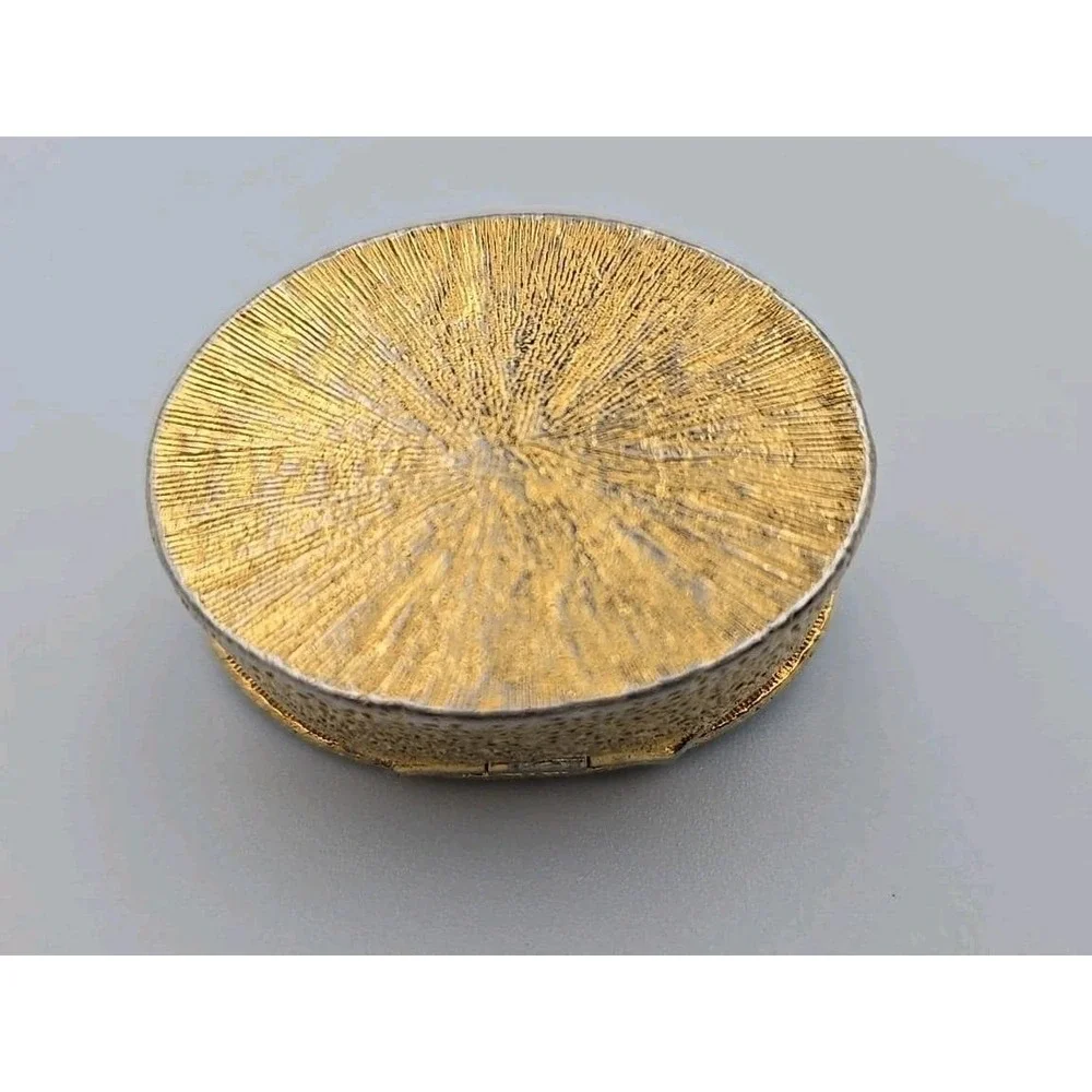 VINTAGE DESIGNER FLORENZA GOLD TONE EMERALD LUCITE CABOCHON PILL BOX